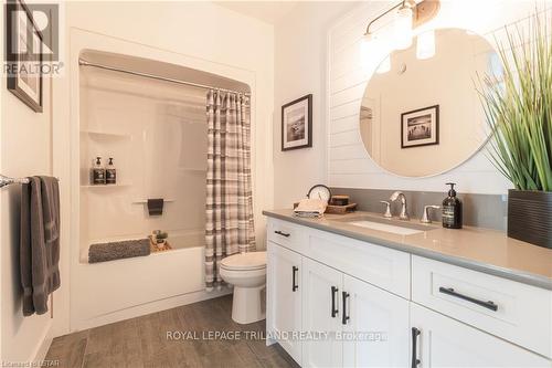 93 Gill Road, Lambton Shores, ON - Indoor Photo Showing Bathroom