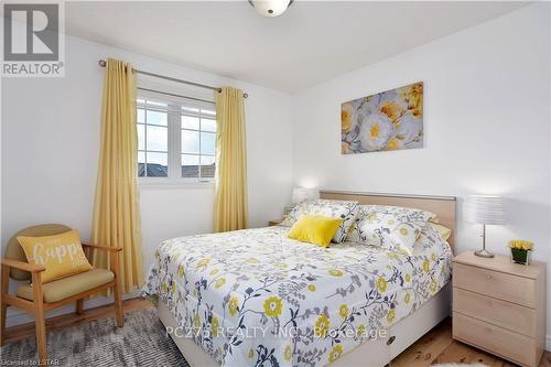89 Prince Edward Road, Tillsonburg, ON - Indoor Photo Showing Bedroom