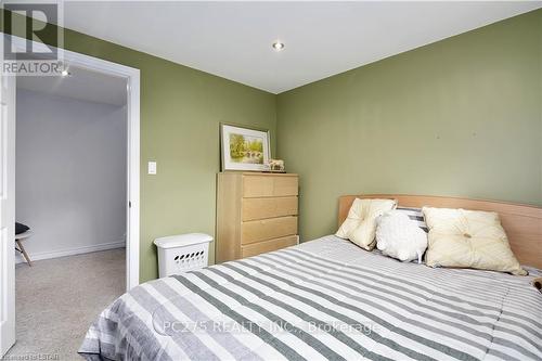 89 Prince Edward Road, Tillsonburg, ON - Indoor Photo Showing Bedroom