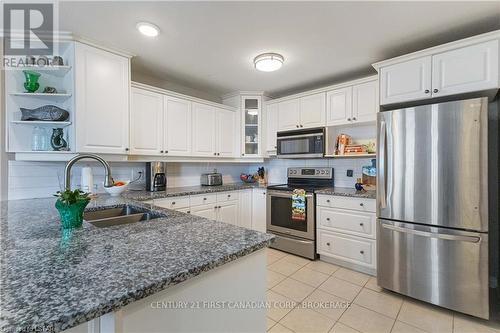 6 - 375 Edith Cavell Boulevard, Central Elgin (Port Stanley), ON - Indoor Photo Showing Kitchen With Double Sink