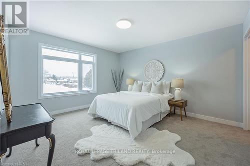 27 - 349 Southdale Road E, London, ON - Indoor Photo Showing Bedroom