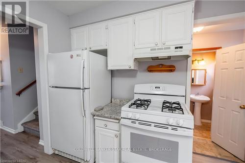 6805 King Street, Plympton-Wyoming, ON - Indoor Photo Showing Kitchen