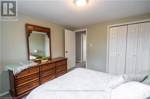 6805 King Street, Plympton-Wyoming, ON - Indoor Photo Showing Bedroom