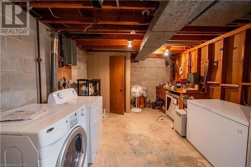 6805 King Street, Plympton-Wyoming, ON - Indoor Photo Showing Laundry Room