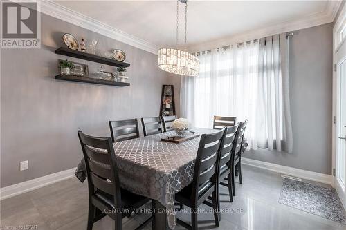 107 Thames Springs Crescent, Zorra, ON - Indoor Photo Showing Dining Room