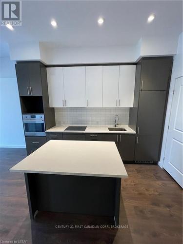 1503 - 181 King Street S, Waterloo, ON - Indoor Photo Showing Kitchen