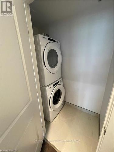 1503 - 181 King Street S, Waterloo, ON - Indoor Photo Showing Laundry Room