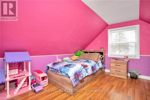 263 King Street, Southwest Middlesex, ON - Indoor Photo Showing Bedroom