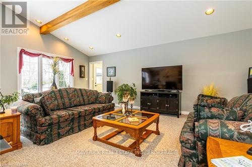 3608 Concession Drive, Southwest Middlesex, ON - Indoor Photo Showing Living Room