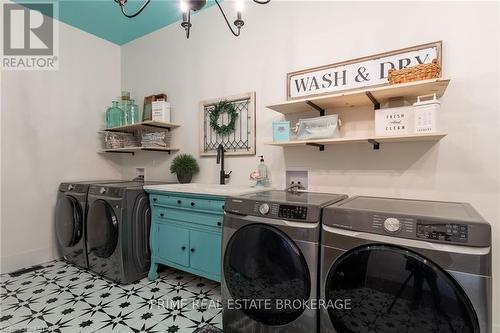 21298 Springfield Road, Strathroy-Caradoc, ON - Indoor Photo Showing Laundry Room