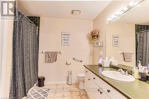 8 - 275 Wonham Street, Ingersoll, ON - Indoor Photo Showing Bathroom