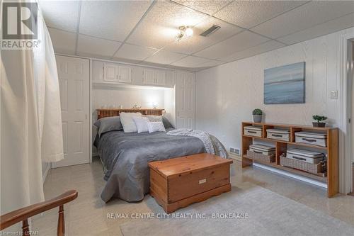 8 Dell Drive, Strathroy-Caradoc, ON - Indoor Photo Showing Bedroom
