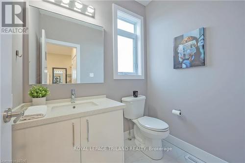 29 - 2610 Kettering Place, London, ON - Indoor Photo Showing Bathroom