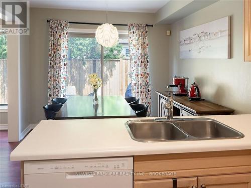 32 - 1478 Adelaide Street N, London, ON - Indoor Photo Showing Kitchen With Double Sink