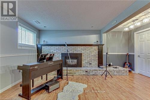20 Luton Crescent, St. Thomas, ON - Indoor With Fireplace