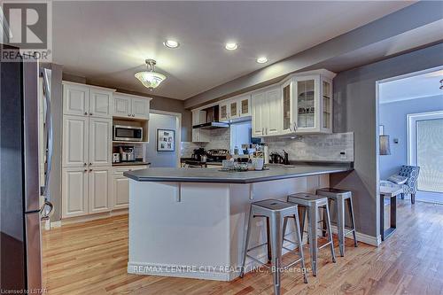 20 Luton Crescent, St. Thomas, ON - Indoor Photo Showing Kitchen With Upgraded Kitchen