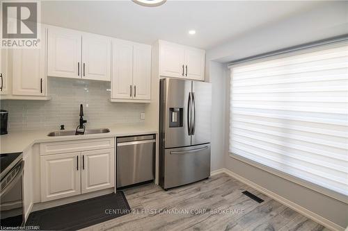10 - 757 Wharncliffe Road S, London, ON - Indoor Photo Showing Kitchen With Stainless Steel Kitchen
