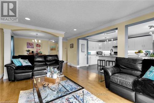 1249 Savannah Dr, London, ON - Indoor Photo Showing Living Room