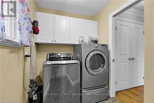 1249 Savannah Drive, London, ON - Indoor Photo Showing Laundry Room