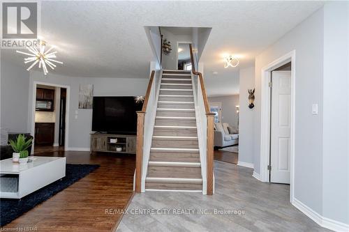 10 Peach Tree Boulevard, St. Thomas, ON - Indoor Photo Showing Other Room