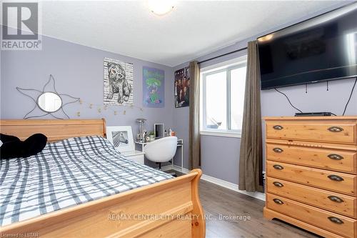 10 Peach Tree Boulevard, St. Thomas, ON - Indoor Photo Showing Bedroom