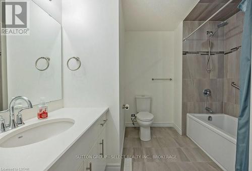 77 - 1220 Riverbend Road Road, London, ON - Indoor Photo Showing Bathroom