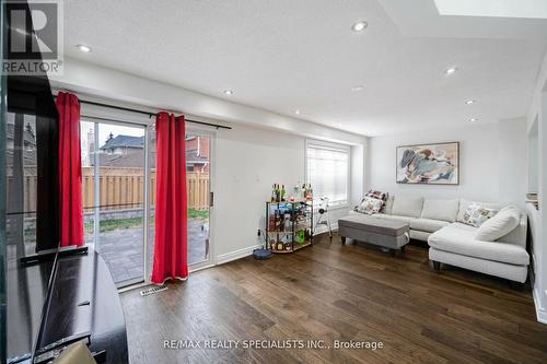 21 Bighorn Crescent, Brampton, ON - Indoor Photo Showing Living Room