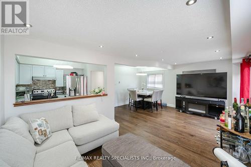 21 Bighorn Crescent, Brampton, ON - Indoor Photo Showing Living Room