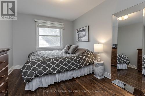 5386 Clive Crescent, Burlington, ON - Indoor Photo Showing Bedroom