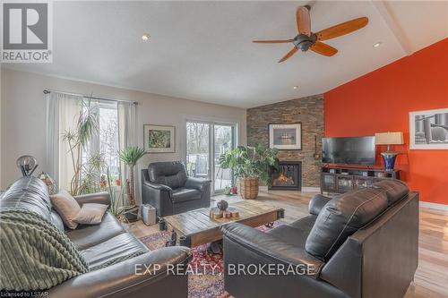 20 - 90 Ontario Street S, Lambton Shores, ON - Indoor Photo Showing Living Room With Fireplace