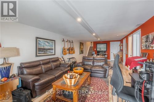 20 - 90 Ontario Street S, Lambton Shores, ON - Indoor Photo Showing Living Room