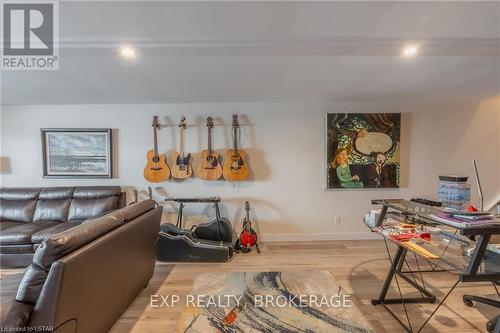 20 - 90 Ontario Street S, Lambton Shores, ON - Indoor Photo Showing Living Room