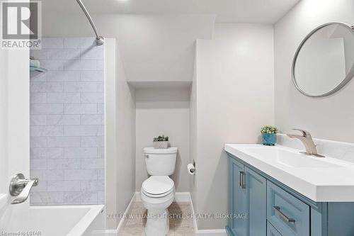 104 Main Street, Southwest Middlesex, ON - Indoor Photo Showing Bathroom