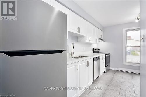 130 - 51 Sholto Drive, London, ON - Indoor Photo Showing Kitchen With Double Sink