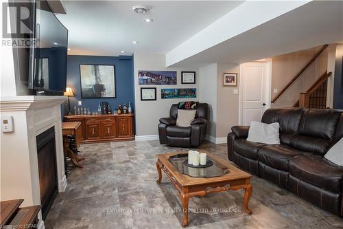 113 Collins Way, Strathroy-Caradoc, ON - Indoor Photo Showing Other Room