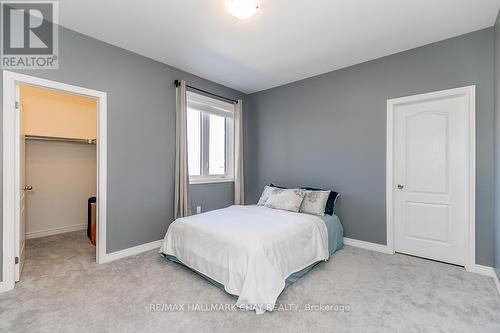 42 Trail Boulevard, Springwater, ON - Indoor Photo Showing Bedroom