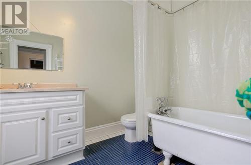 Second floor bathroom - 223 Hunter Street, Pembroke, ON - Indoor Photo Showing Bathroom