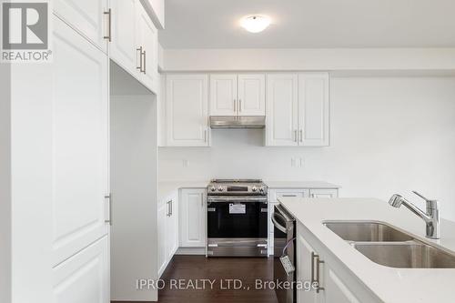 11 Phoenix Boulevard, Barrie, ON - Indoor Photo Showing Kitchen With Double Sink