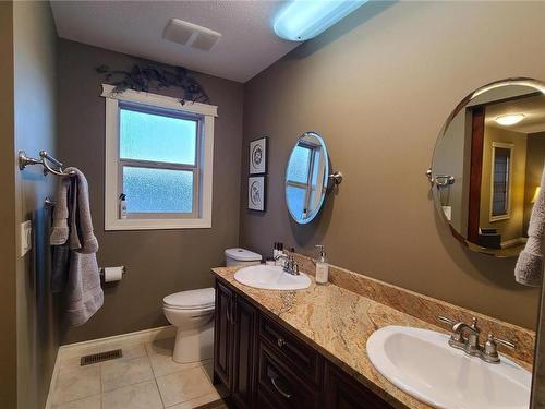 124 Sportsmens Bowl Road, Oliver, BC - Indoor Photo Showing Bathroom