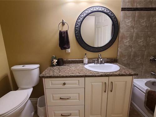 124 Sportsmens Bowl Road, Oliver, BC - Indoor Photo Showing Bathroom