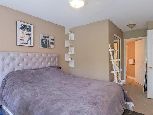 202-680 Doyle Avenue, Kelowna, BC - Indoor Photo Showing Bedroom