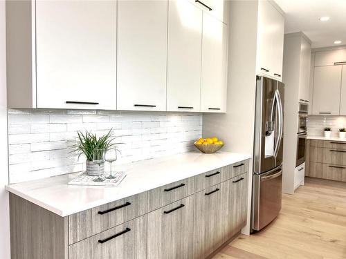 2021 Spyglass Way, West Kelowna, BC - Indoor Photo Showing Kitchen With Upgraded Kitchen