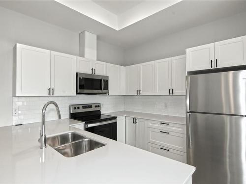 2021 Spyglass Way, West Kelowna, BC - Indoor Photo Showing Kitchen With Double Sink With Upgraded Kitchen