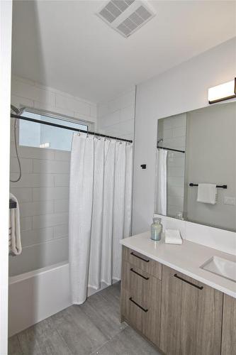 2021 Spyglass Way, West Kelowna, BC - Indoor Photo Showing Bathroom