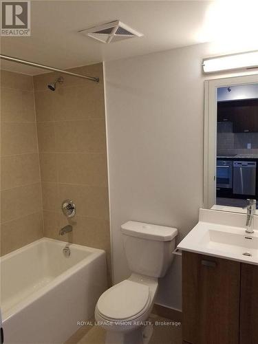 2321 - 275 Village Green Square, Toronto, ON - Indoor Photo Showing Bathroom