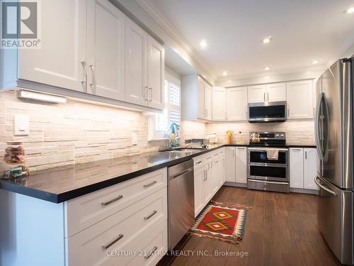 Main - 1548 Saugeen Drive, Pickering, ON - Indoor Photo Showing Kitchen With Upgraded Kitchen