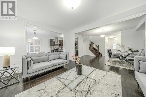 95 Bridlewood Boulevard, Whitby, ON - Indoor Photo Showing Living Room