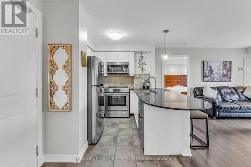 206 - 7730 Kipling Avenue, Vaughan, ON - Indoor Photo Showing Kitchen