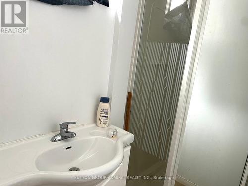 366 Main Street N, Markham, ON - Indoor Photo Showing Bathroom