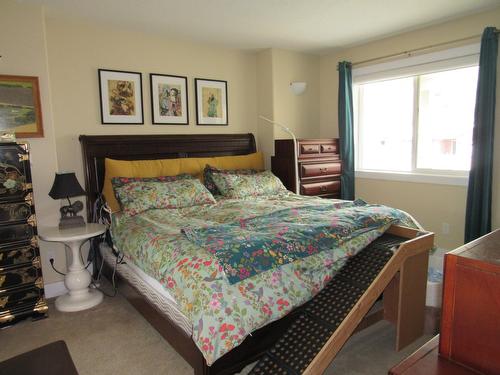 3776 Williston Road, Castlegar, BC - Indoor Photo Showing Bedroom